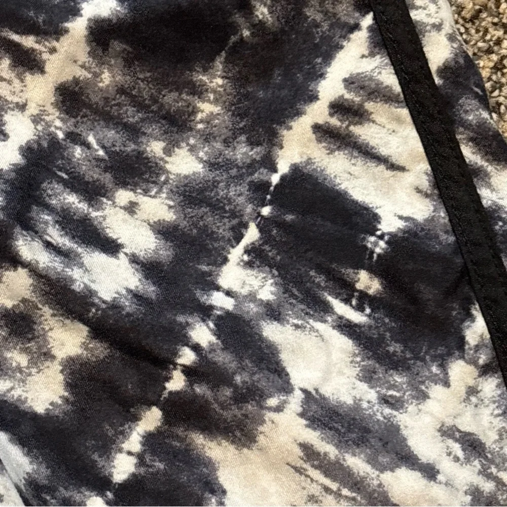 Lands' End Black & White Tie Dyed Swim Shorts Size Small 6-7